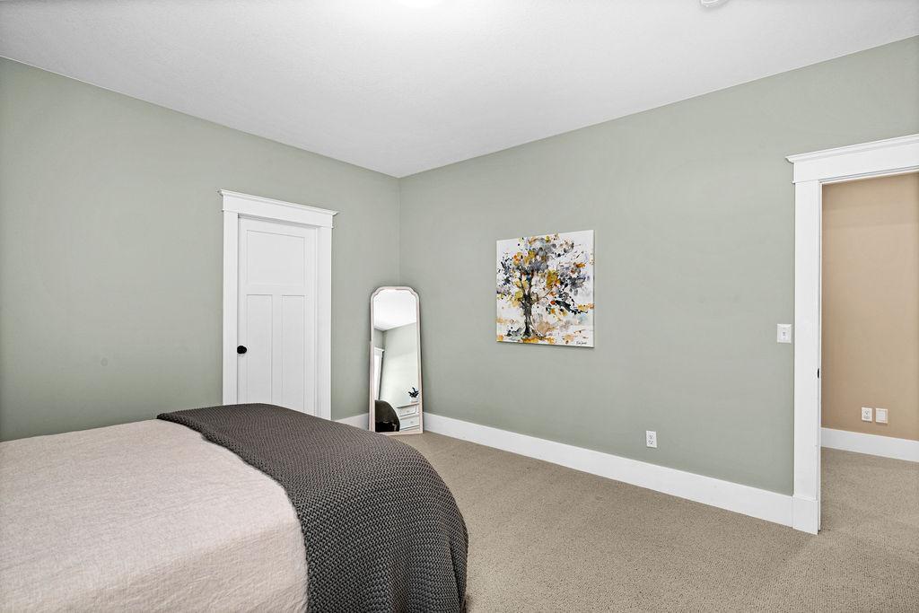 Duluth, Minnesota, 55803, United States, 6 Bedrooms Bedrooms, ,5 BathroomsBathrooms,Residential,Active,2026336