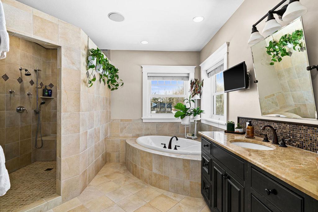 Duluth, Minnesota, 55803, United States, 6 Bedrooms Bedrooms, ,5 BathroomsBathrooms,Residential,Active,2026336
