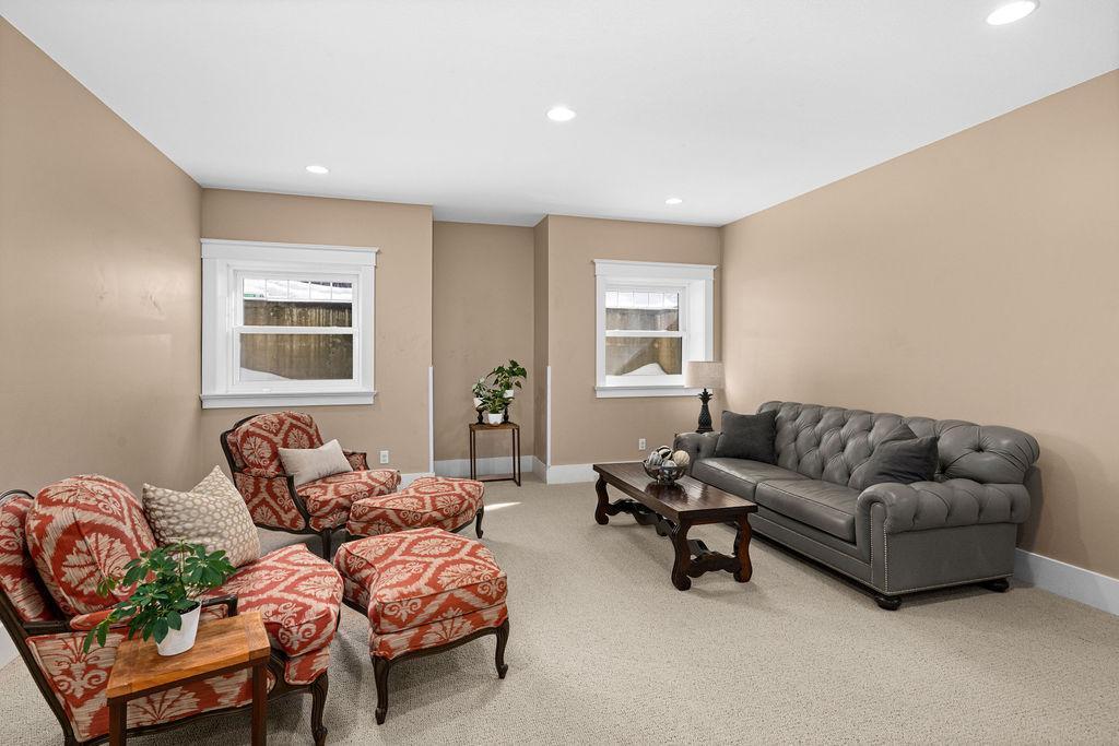 Duluth, Minnesota, 55803, United States, 6 Bedrooms Bedrooms, ,5 BathroomsBathrooms,Residential,Active,2026336