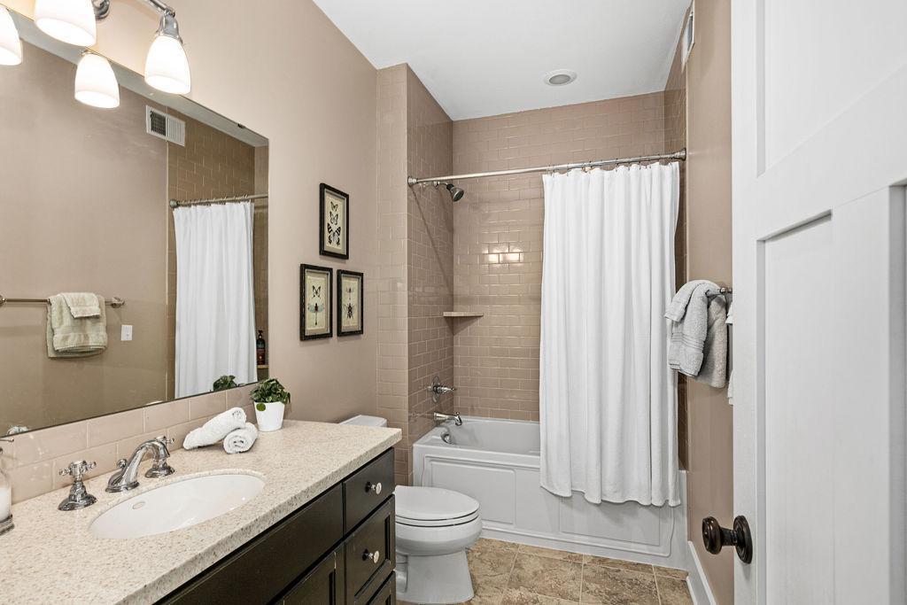 Duluth, Minnesota, 55803, United States, 6 Bedrooms Bedrooms, ,5 BathroomsBathrooms,Residential,Active,2026336