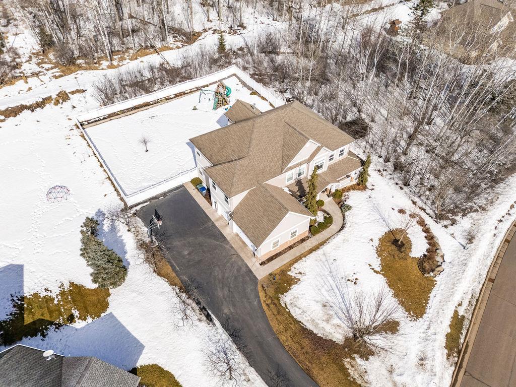 Duluth, Minnesota, 55803, United States, 6 Bedrooms Bedrooms, ,5 BathroomsBathrooms,Residential,Active,2026336