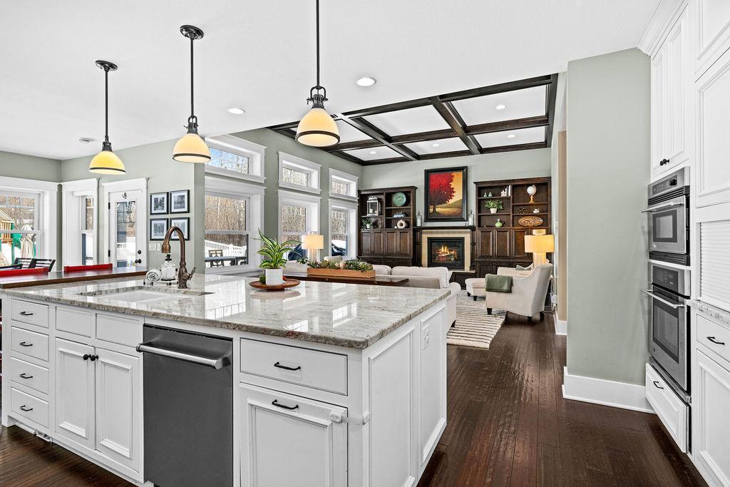 Duluth, Minnesota, 55803, United States, 6 Bedrooms Bedrooms, ,5 BathroomsBathrooms,Residential,Active,2026336