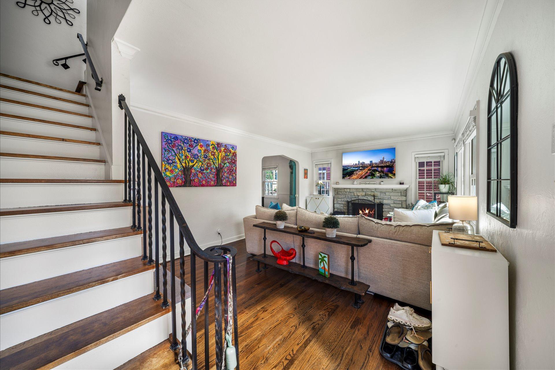 1885 W Eleanor Avenue