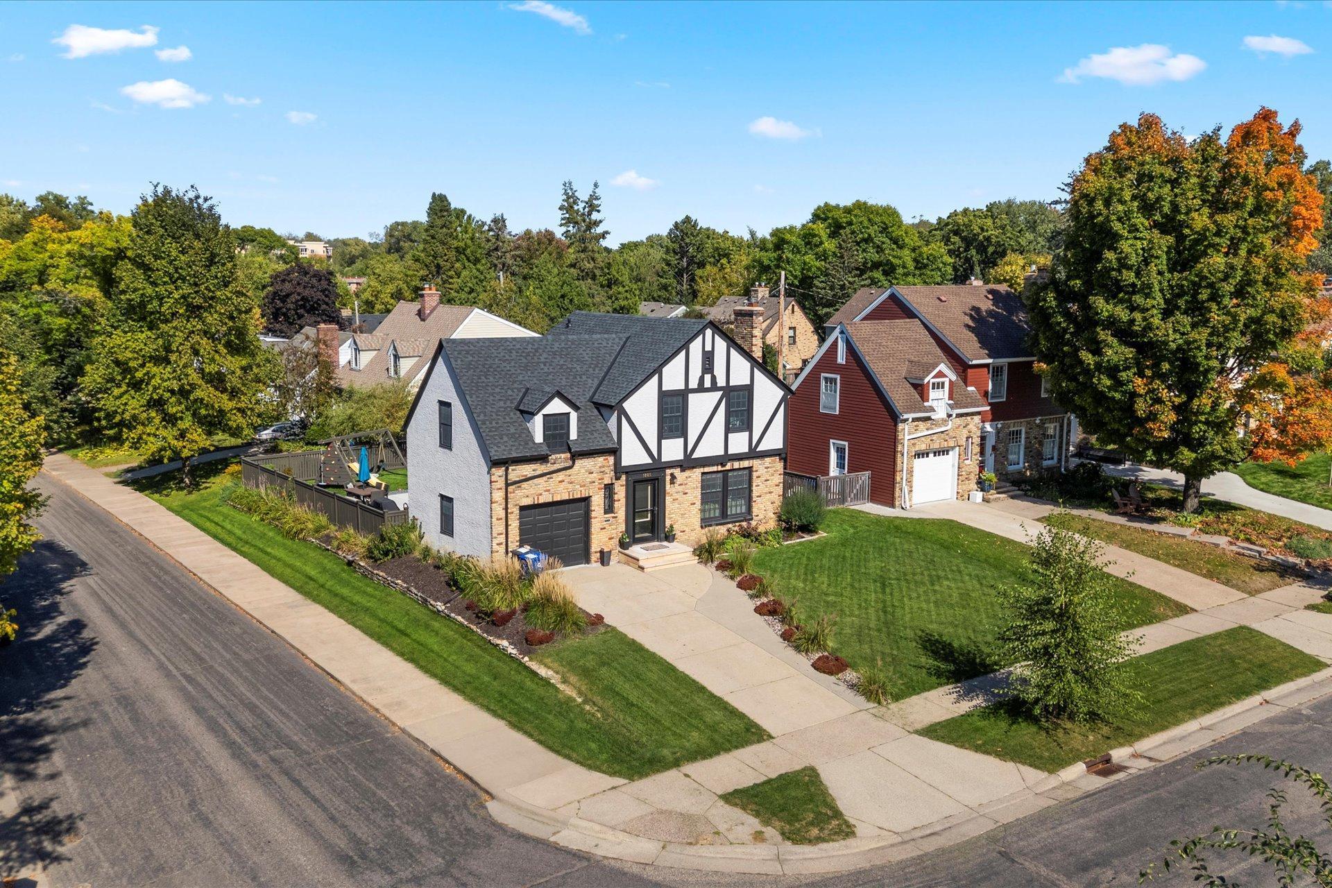 1885 W Eleanor Avenue