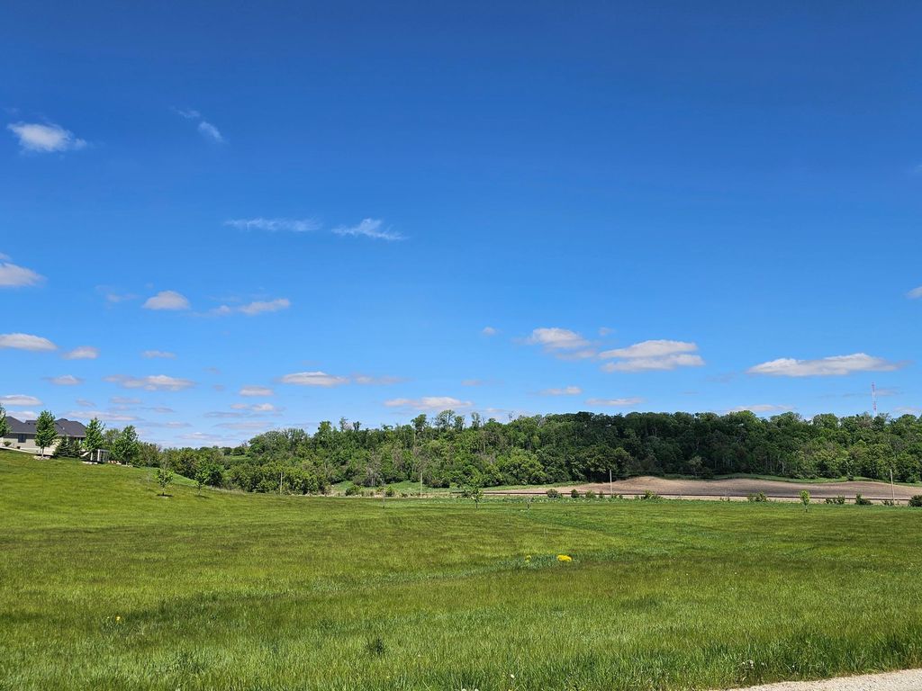 Photo of 5215 8th Street SW, Rochester, MN 55902 (MLS # 7078185)