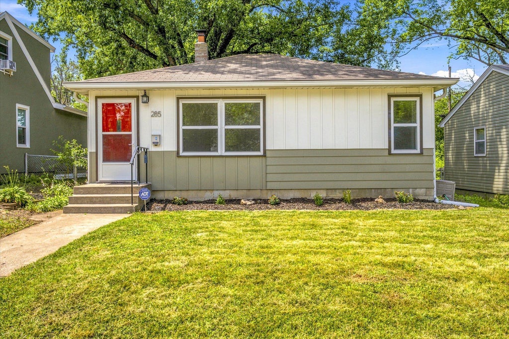 Photo of 285 Hazelwood Street, Saint Paul, MN 55106 (MLS # 7109597)