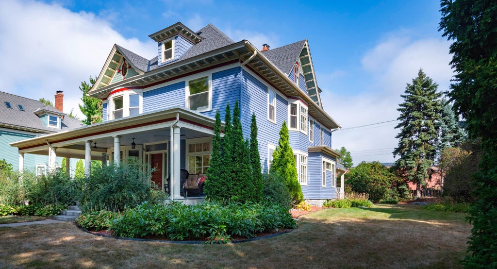 Photo of 761 Lincoln Avenue, Saint Paul, MN 55105 (MLS # 7139449)