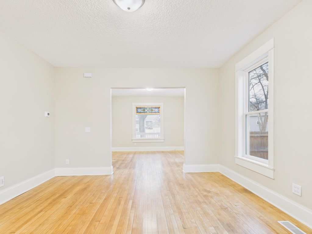 Photo of 1933 Hillside Avenue N, Minneapolis, MN 55411 (MLS # 6821673)