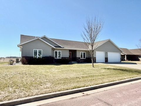 Photo of 906 Sunrise Boulevard, Redwood Falls, MN 56283 (MLS # 7053151)