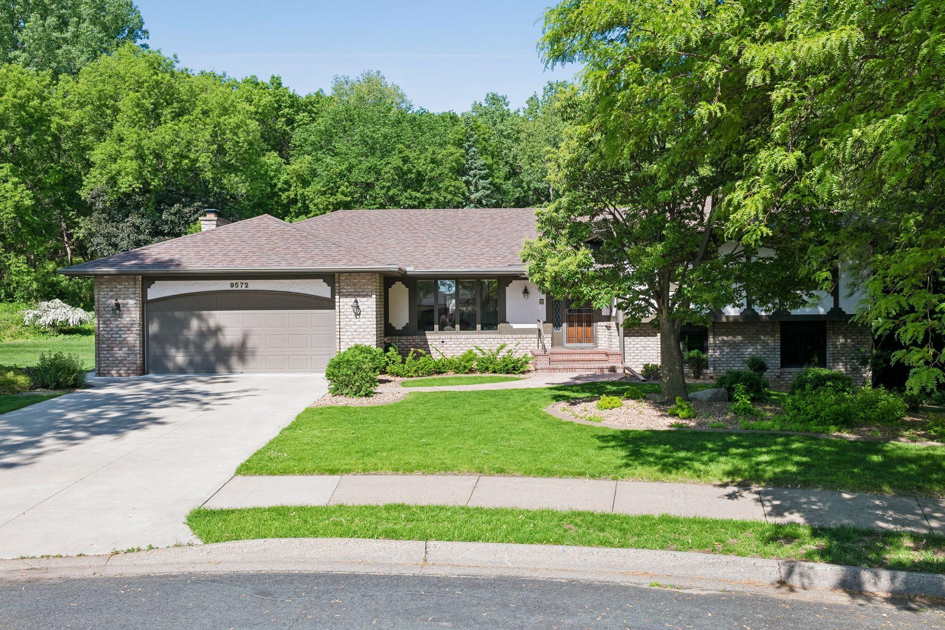 9572 Morris Circle