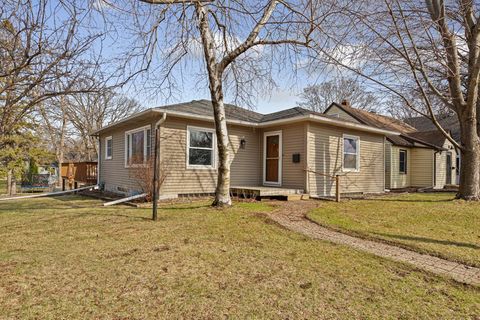 Photo of 430 Columbus Avenue, Albert Lea, MN 56007 (MLS # 6701944)