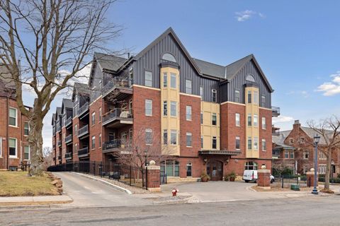 301 Clifton Avenue 3D Minneapolis MN 55403