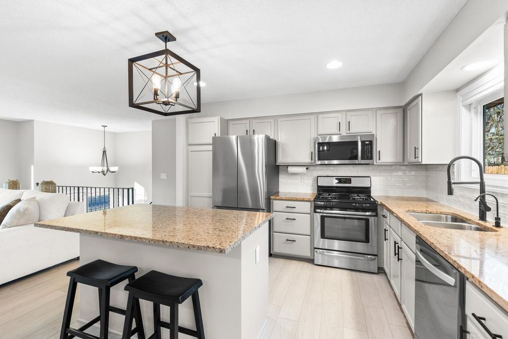 Photo of 7404 Laredo Drive, Chanhassen, MN 55317 (MLS # 7042073)