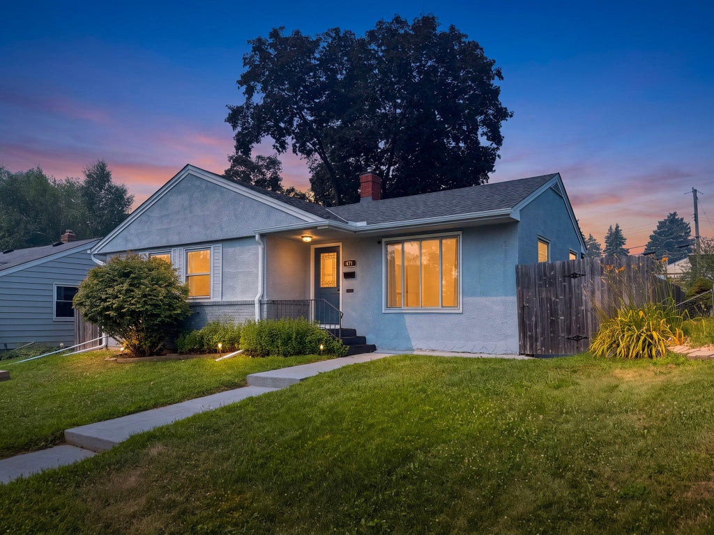 Photo of 471 White Bear Avenue N, Saint Paul, MN 55106 (MLS # 7152458)