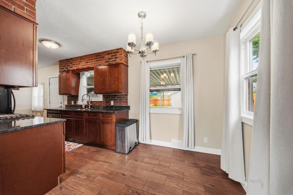 Photo of 471 White Bear Avenue N, Saint Paul, MN 55106 (MLS # 7152458)