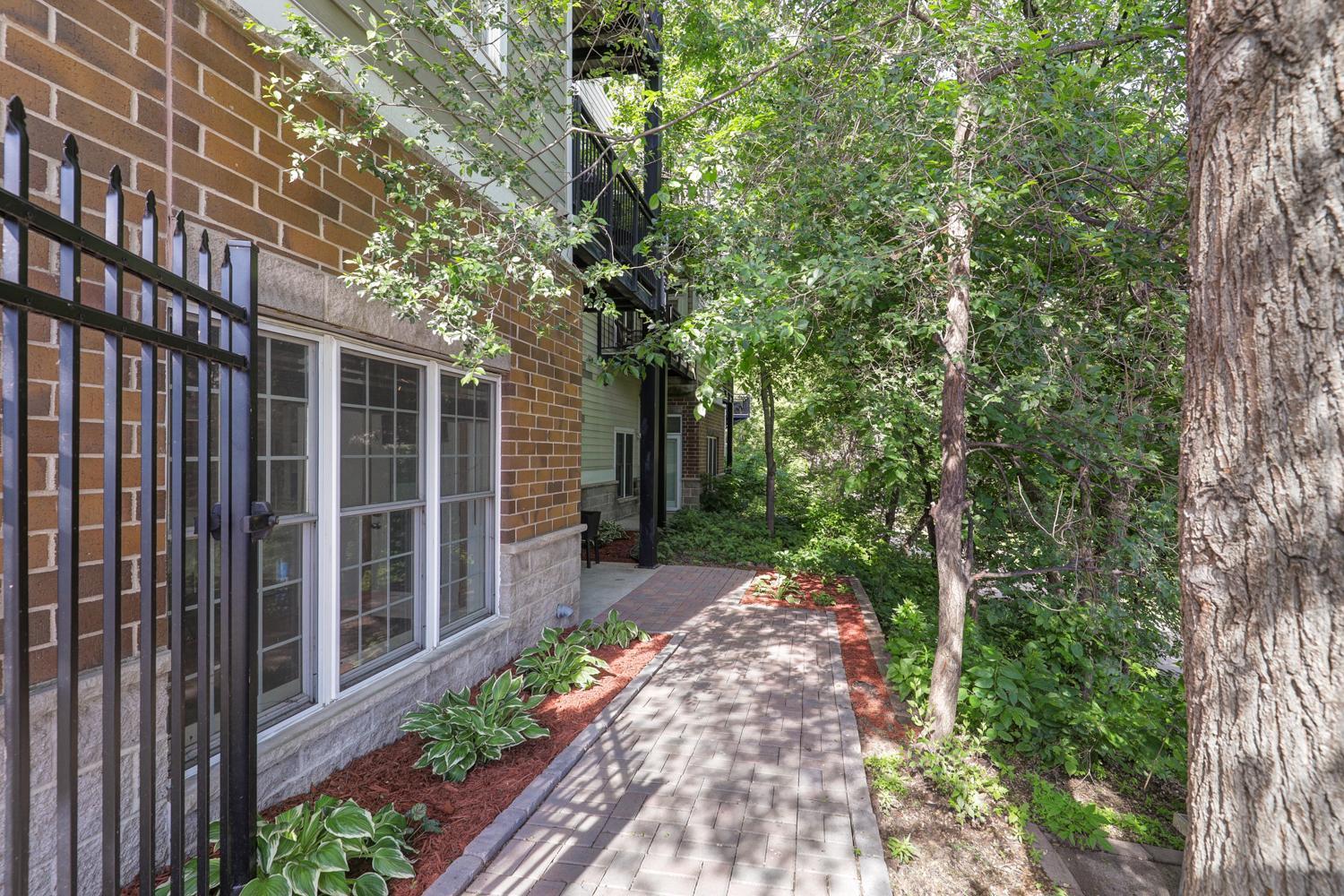 2850 Cedar Avenue S 101