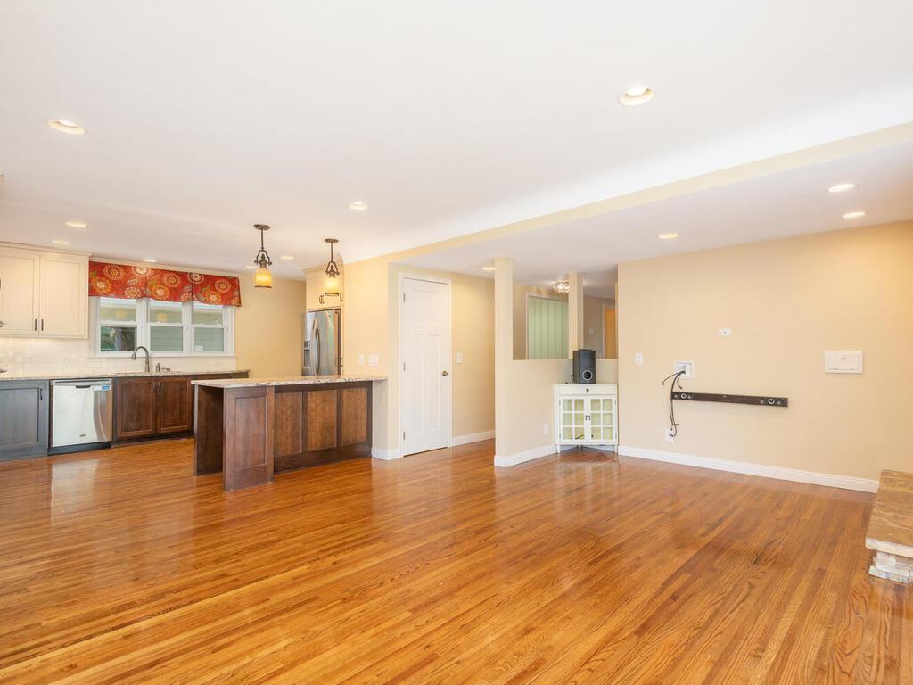 3013 Silver Lake Road NE