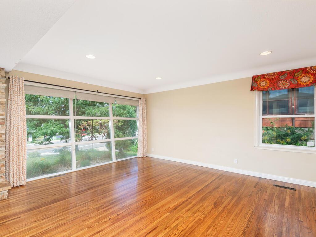 3013 Silver Lake Road NE