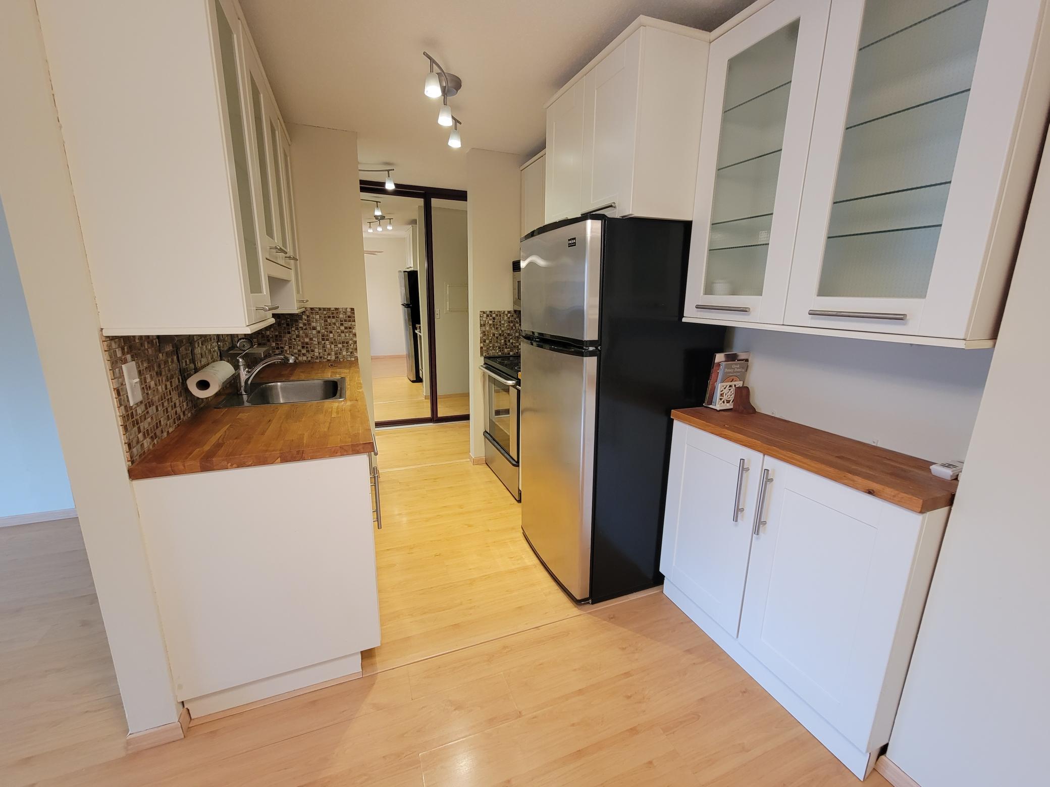 2616 Harriet Avenue 207