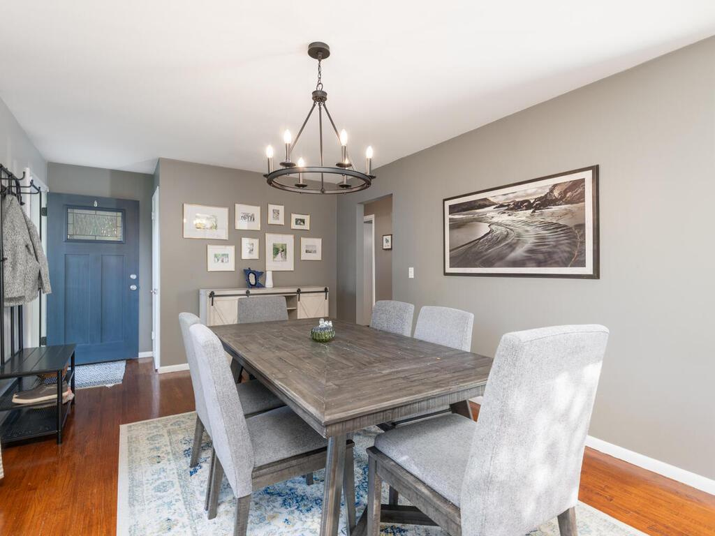 2405 Cavell Avenue S