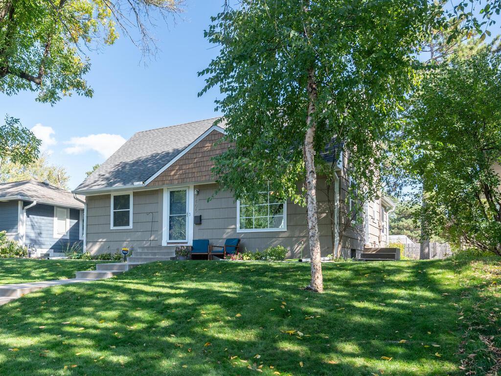 2405 Cavell Avenue S