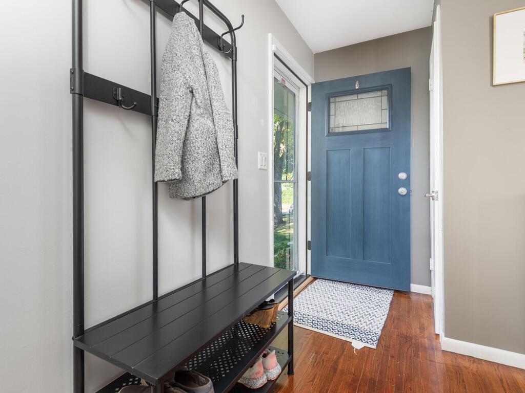 2405 Cavell Avenue S