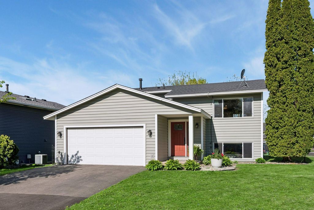 Photo of 13704 Alabama Avenue S, Savage, MN 55378 (MLS # 7074306)