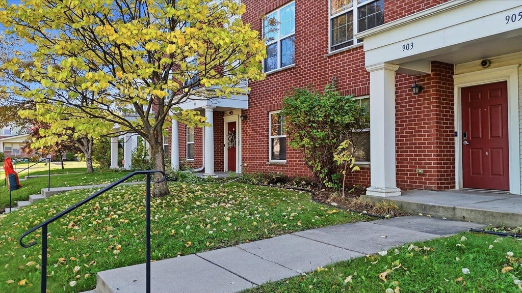 Photo of 903 8th Avenue N, Minneapolis, MN 55411 (MLS # 7152686)