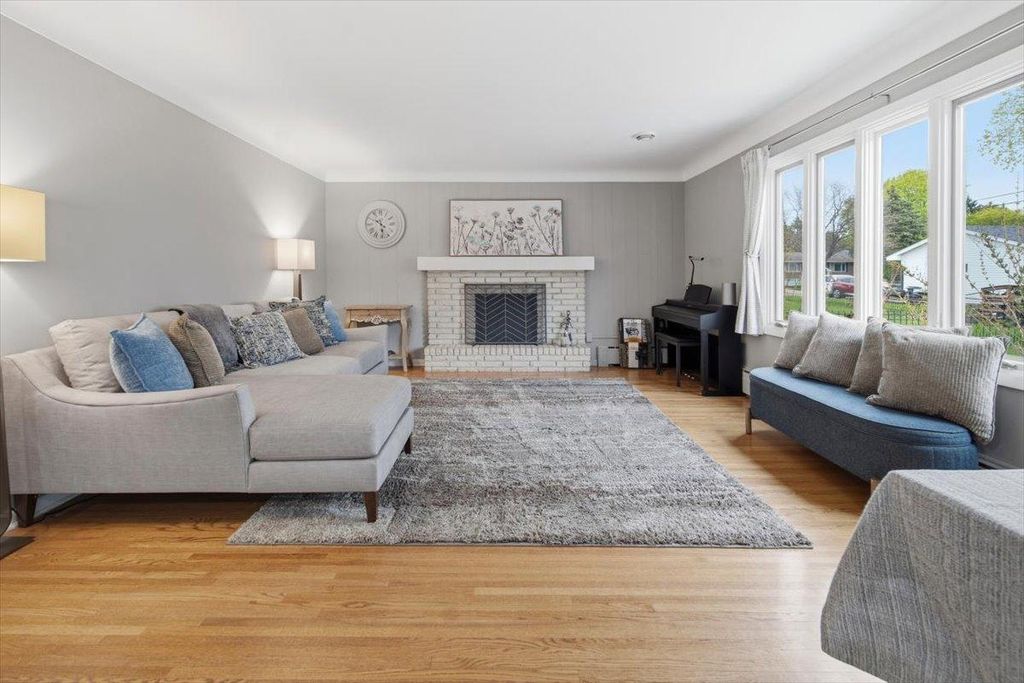 Photo of 2222 Draper Avenue, Roseville, MN 55113 (MLS # 7059386)