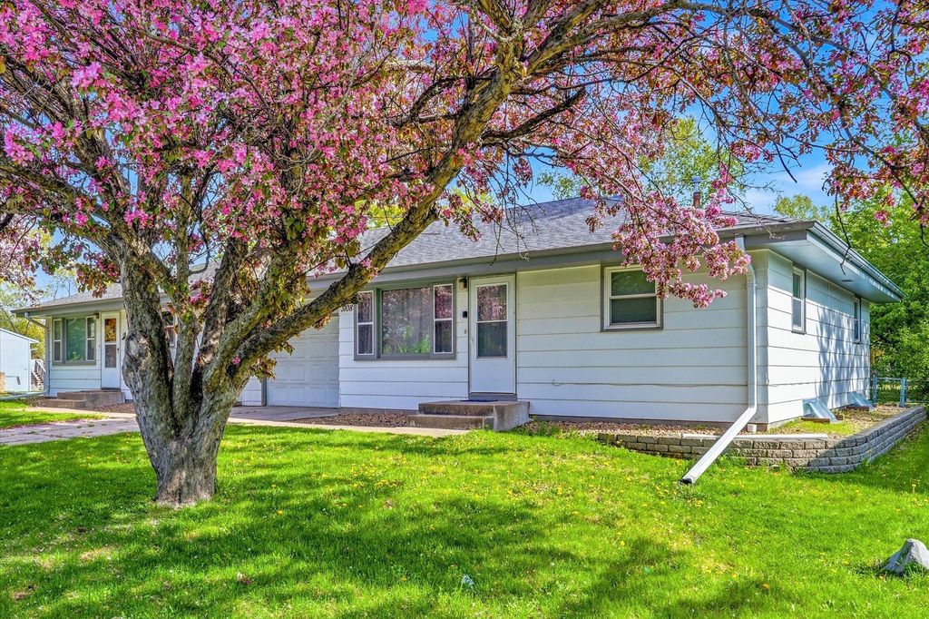 Photo of 3108 39th Avenue NE, Saint Anthony, MN 55421 (MLS # 7073168)