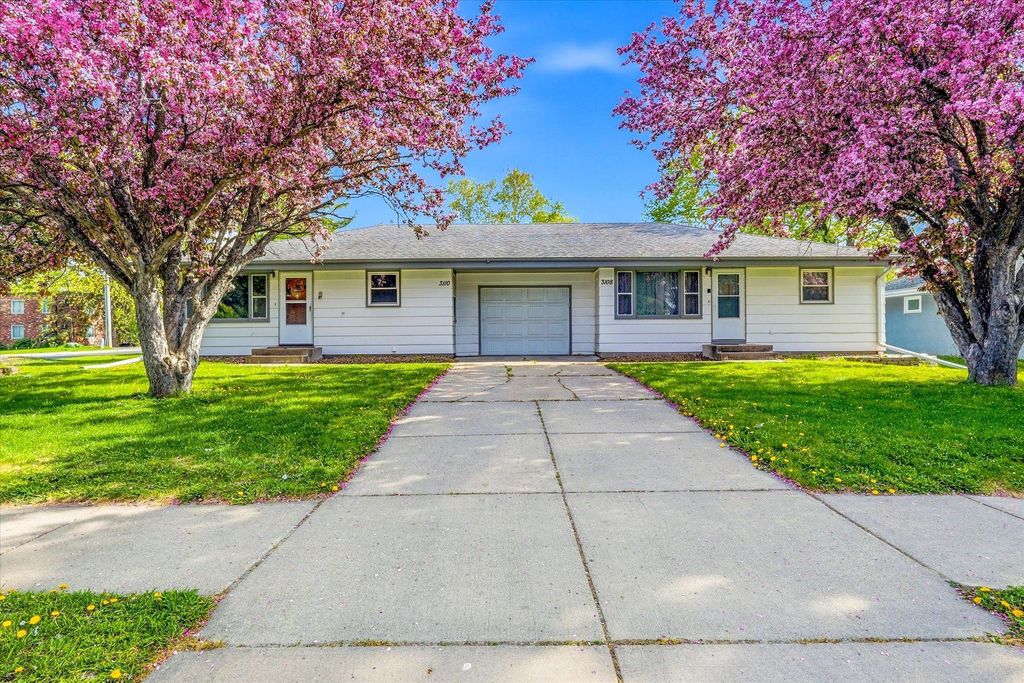 Photo of 3108 39th Avenue NE, Saint Anthony, MN 55421 (MLS # 7073168)