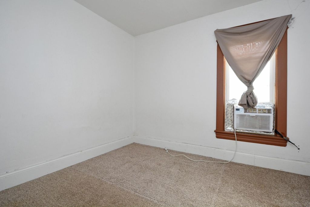 Photo of 986 Galtier Street, Saint Paul, MN 55117 (MLS # 7077825)