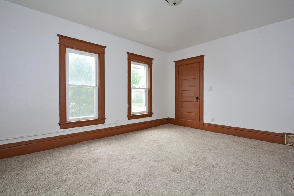 Photo of 986 Galtier Street, Saint Paul, MN 55117 (MLS # 7077825)