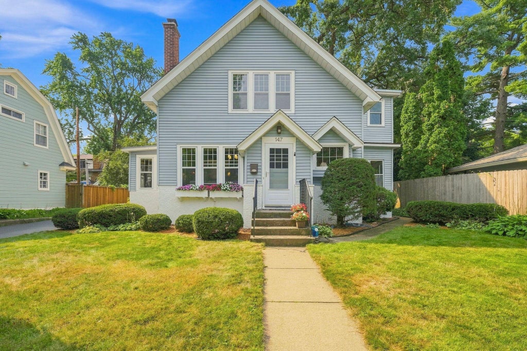 Photo of 147 W 48th Street, Minneapolis, MN 55419 (MLS # 7119795)