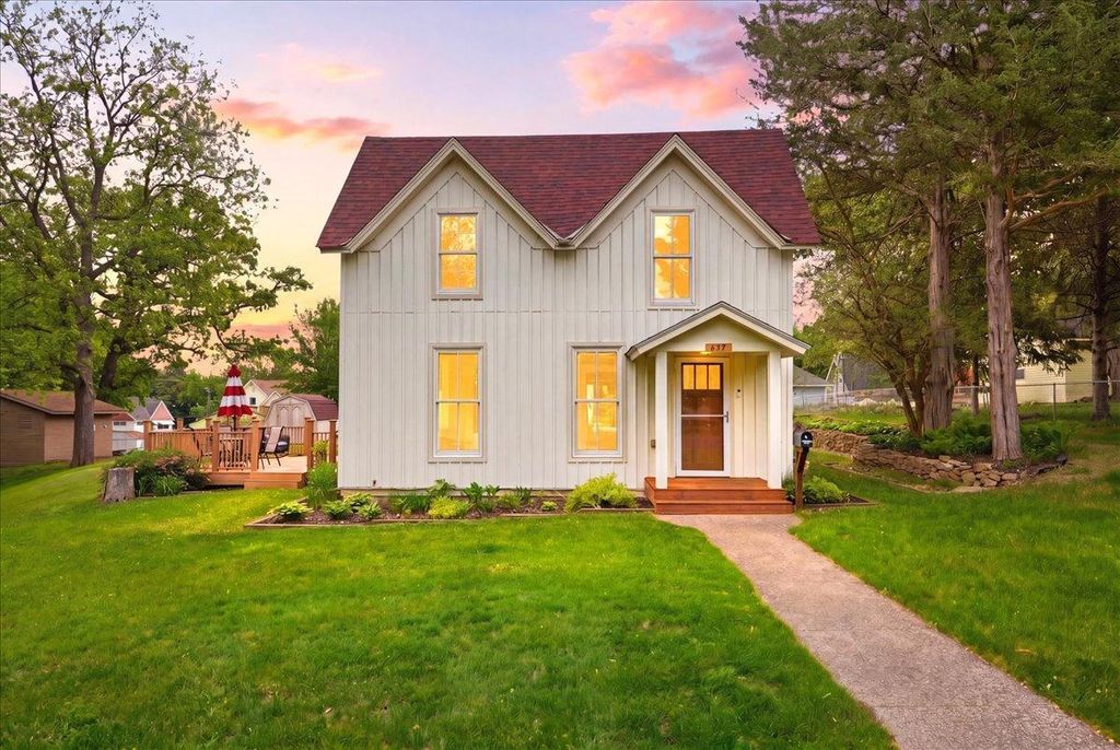 Photo of 357 6th Street N, Bayport, MN 55003 (MLS # 7071965)