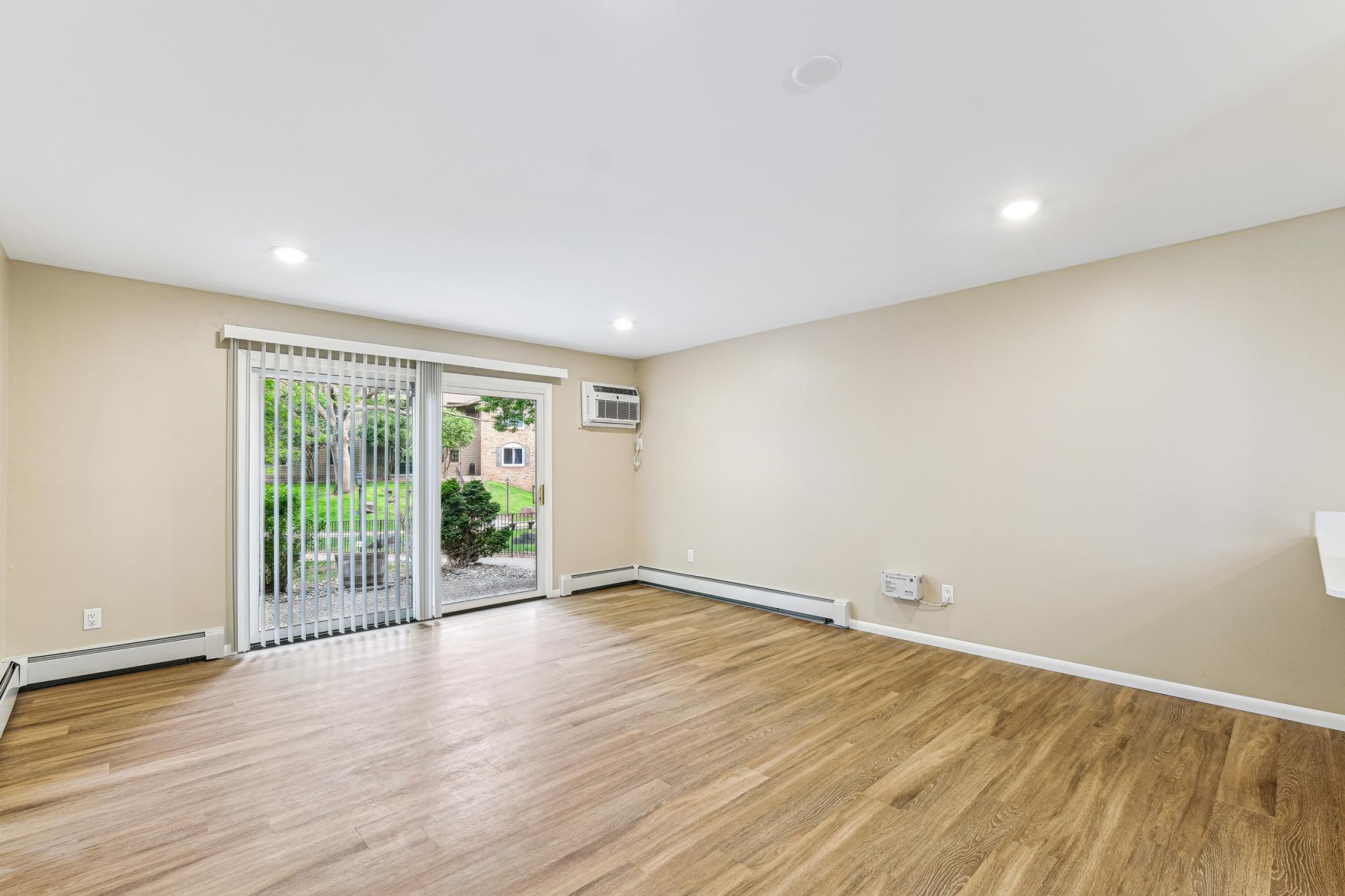 10211 Cedar Lake Road 104