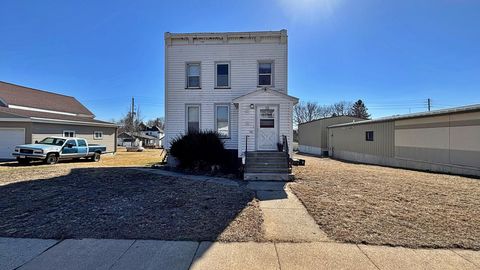 12 E Main Street Madelia MN 56062