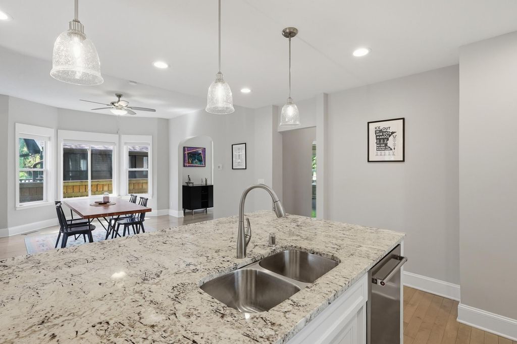 Photo of 1350 Laurel Avenue, Saint Paul, MN 55104 (MLS # 7063062)