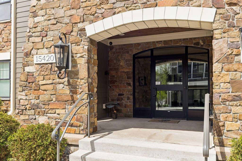 Photo of 15420 Oakcroft Place #223, Wayzata, MN 55391 (MLS # 7063727)