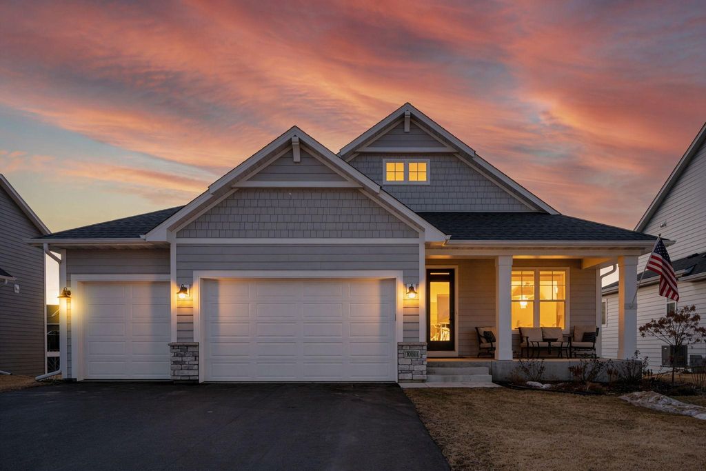 Photo of 10811 40th Street N, Lake Elmo, MN 55042 (MLS # 7027448)