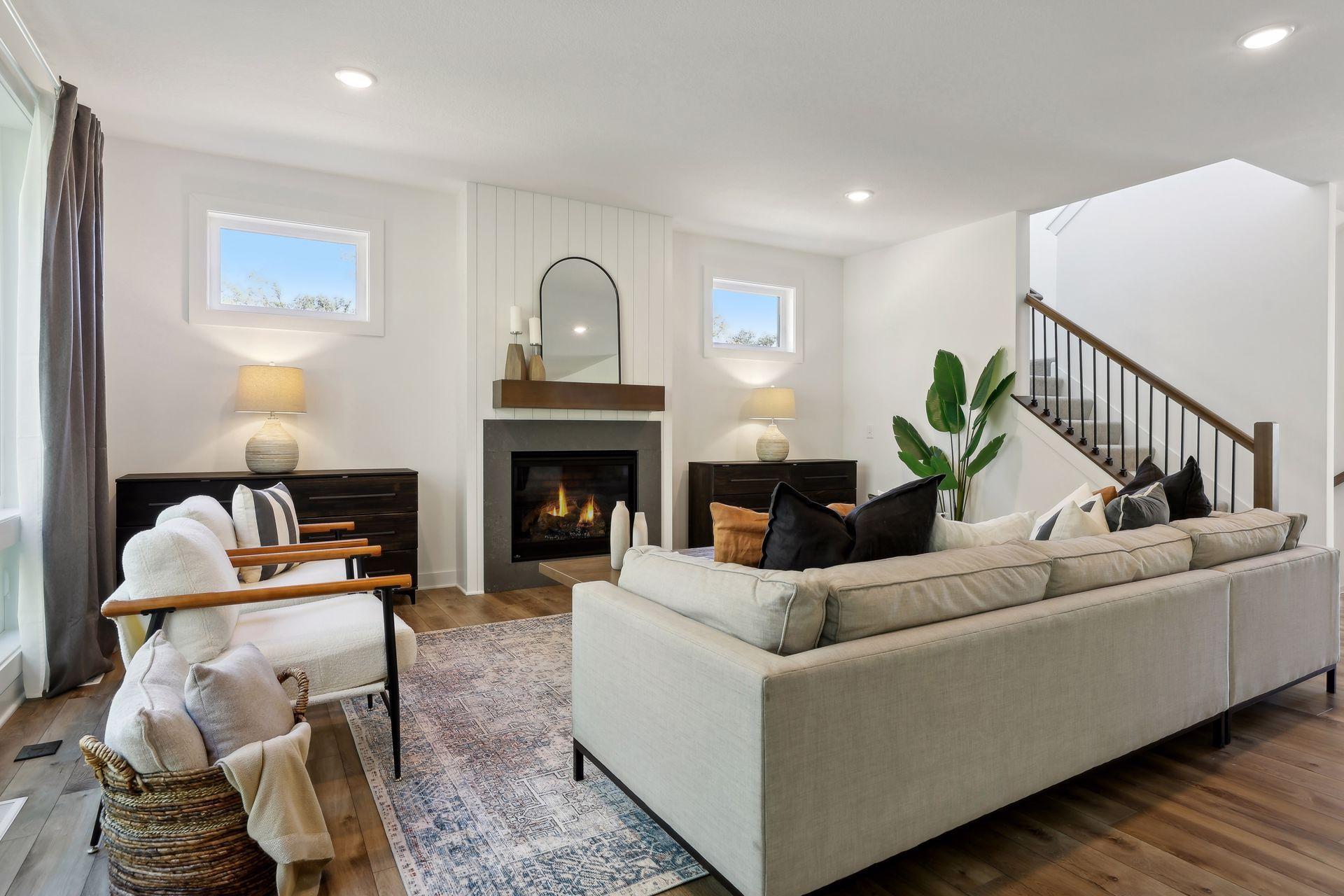 2415 Laurie Court W