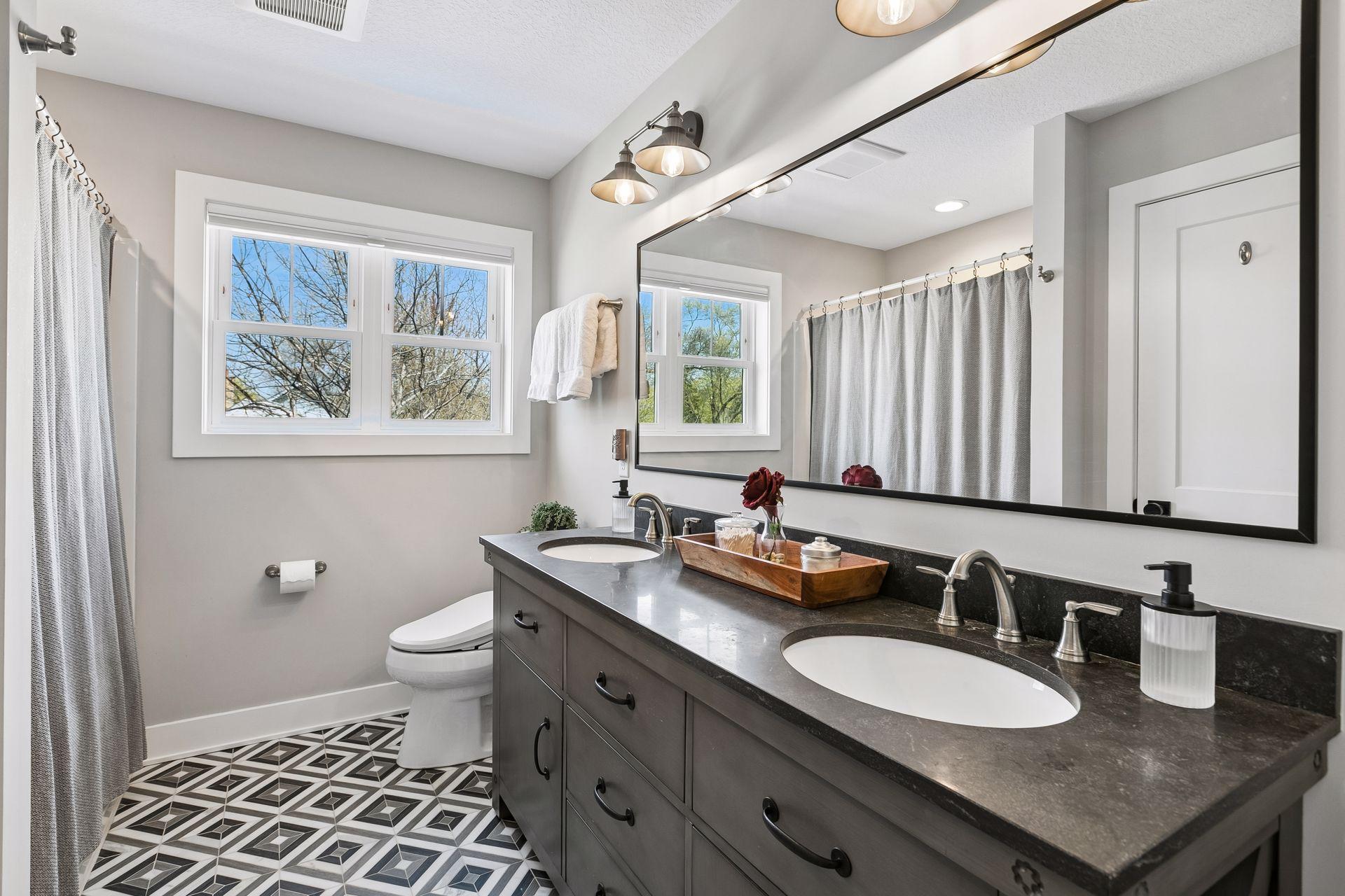 Minneapolis, Minnesota, 55419, United States, 4 Bedrooms Bedrooms, ,4 BathroomsBathrooms,Residential,Pending,2052113