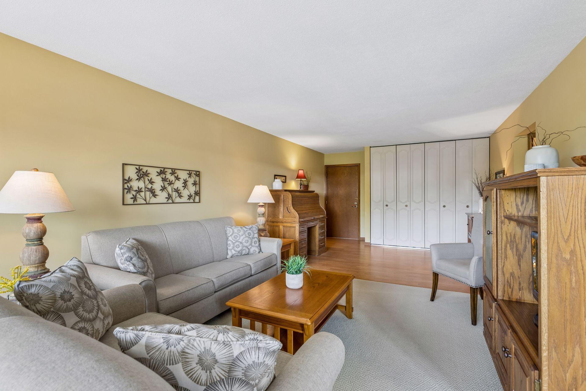 2700 Oxford Street N 140