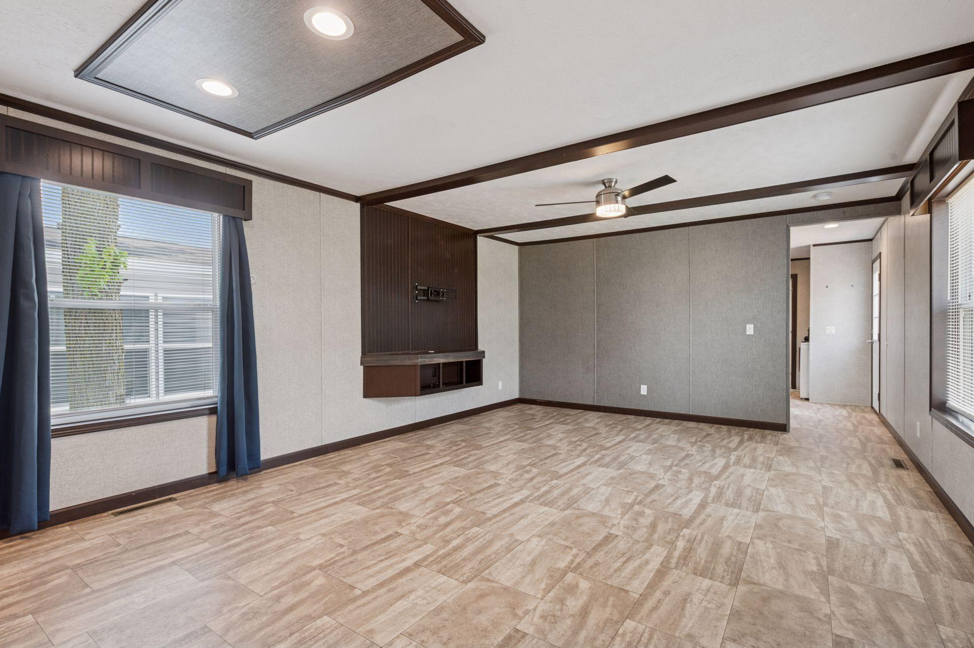 2501 Lowry Avenue NE 201