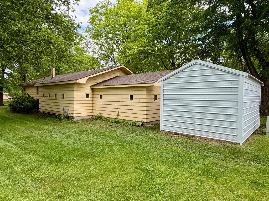 Photo of 137 2nd Street E, Tracy, MN 56175 (MLS # 7080251)