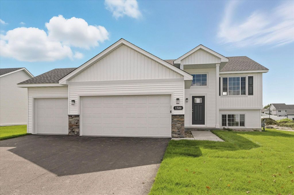 Photo of 1500 Raccoon Lane, New Richmond, WI 54017 (MLS # 6822672)