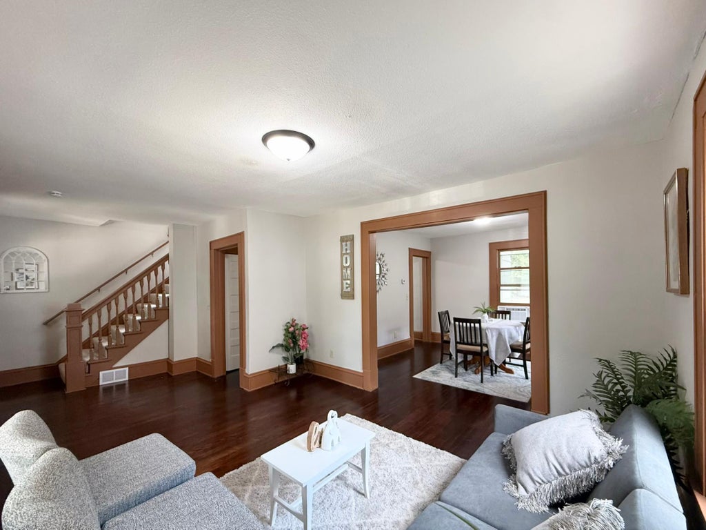 Photo of 324 Topping Street, Saint Paul, MN 55117 (MLS # 7158575)