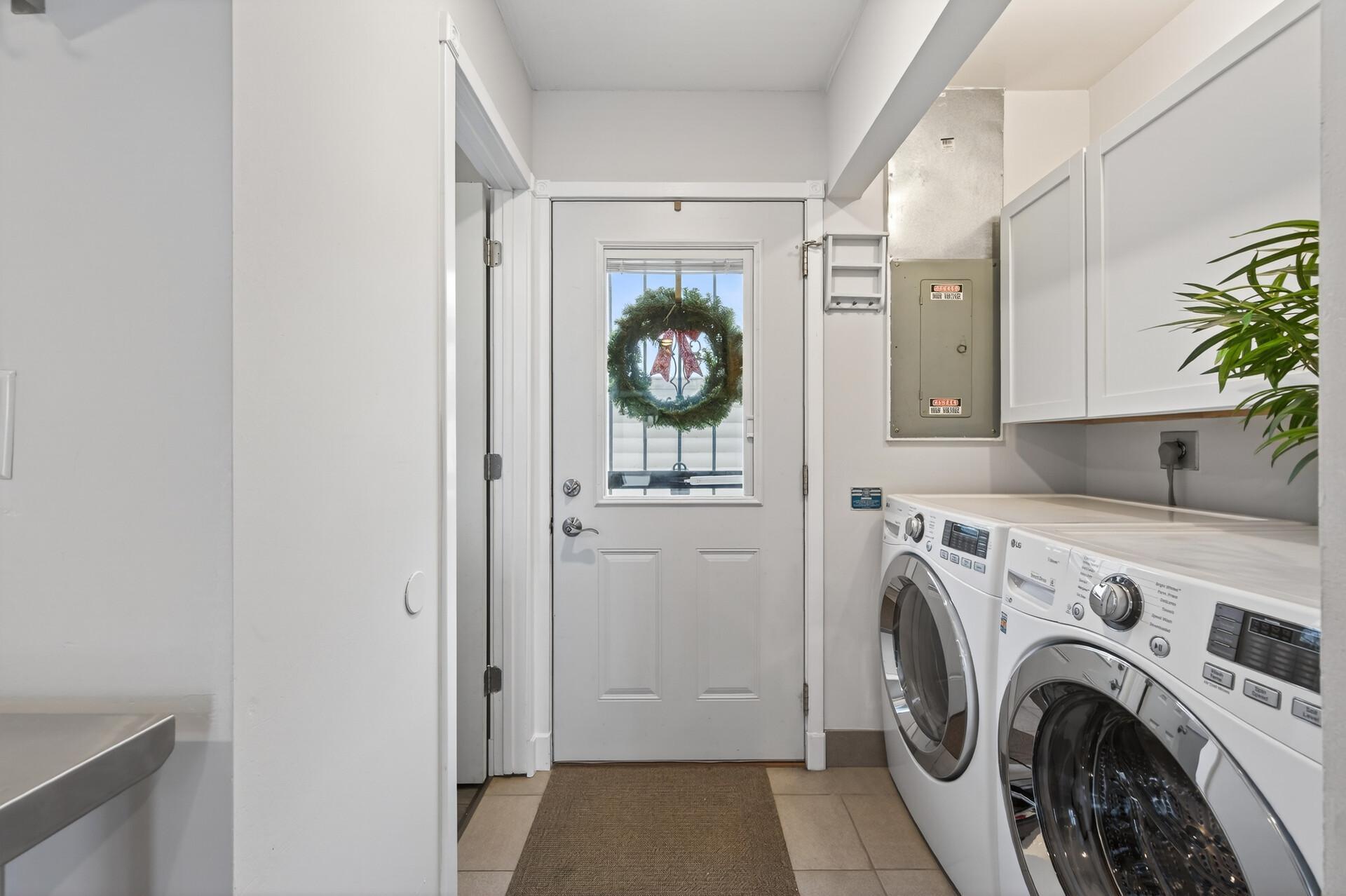 842 Woodgate Drive 211