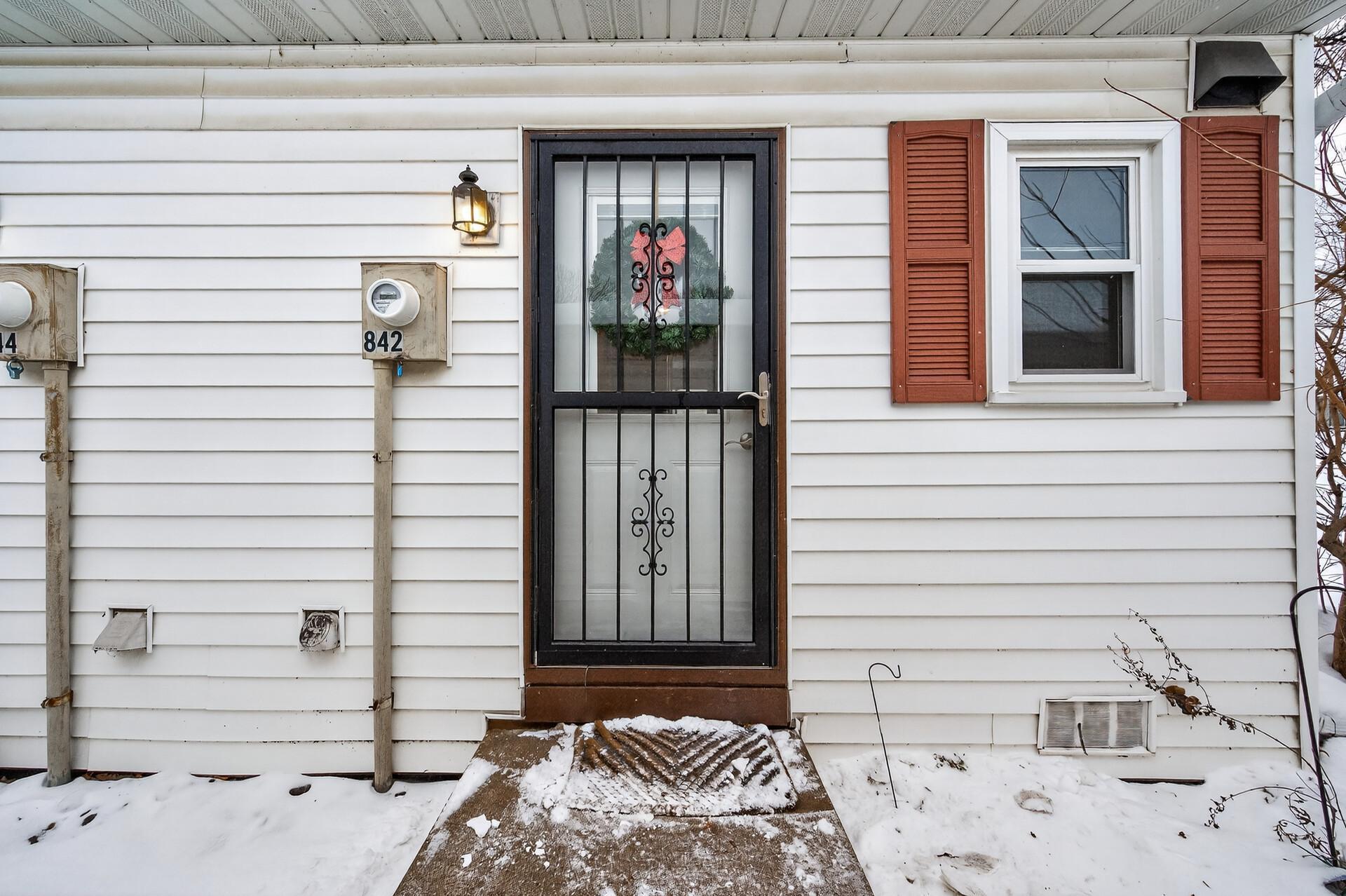 842 Woodgate Drive 211