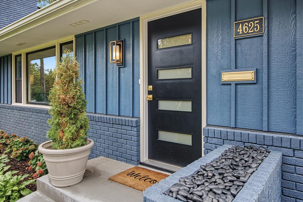 Photo of 4625 Valley View Road, Edina, MN 55424 (MLS # 7151650)